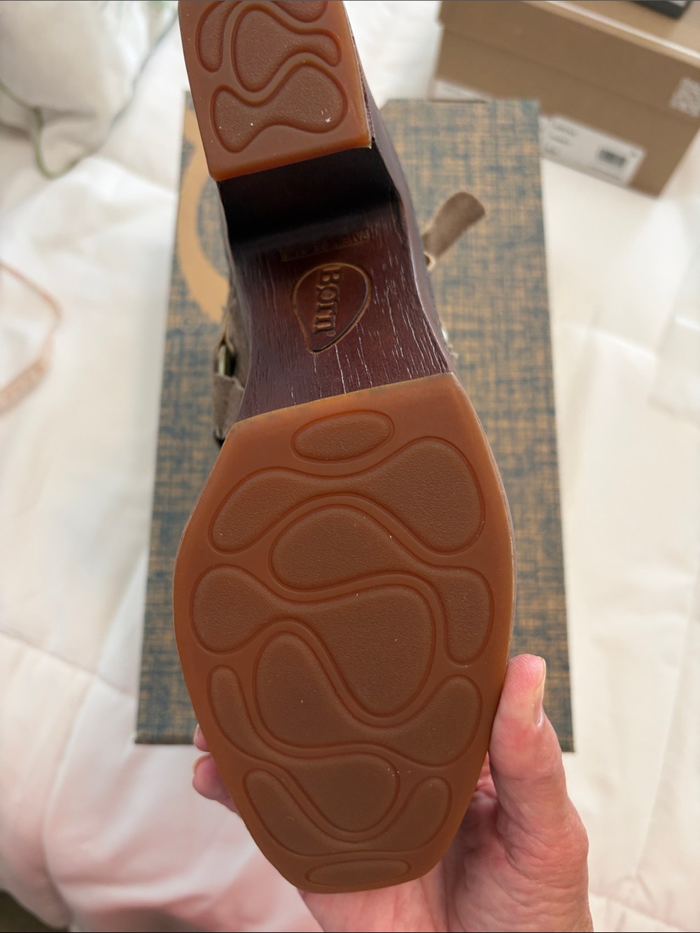 New in box Born Hudson Taupe Suede Slingback Clog Heels - Picture 3 of 5